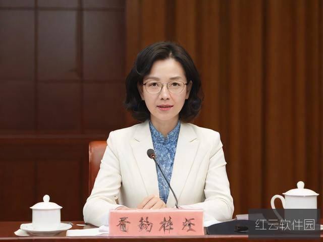 向玉荣茶叶大王称号是真是假?起底背后的商业传奇